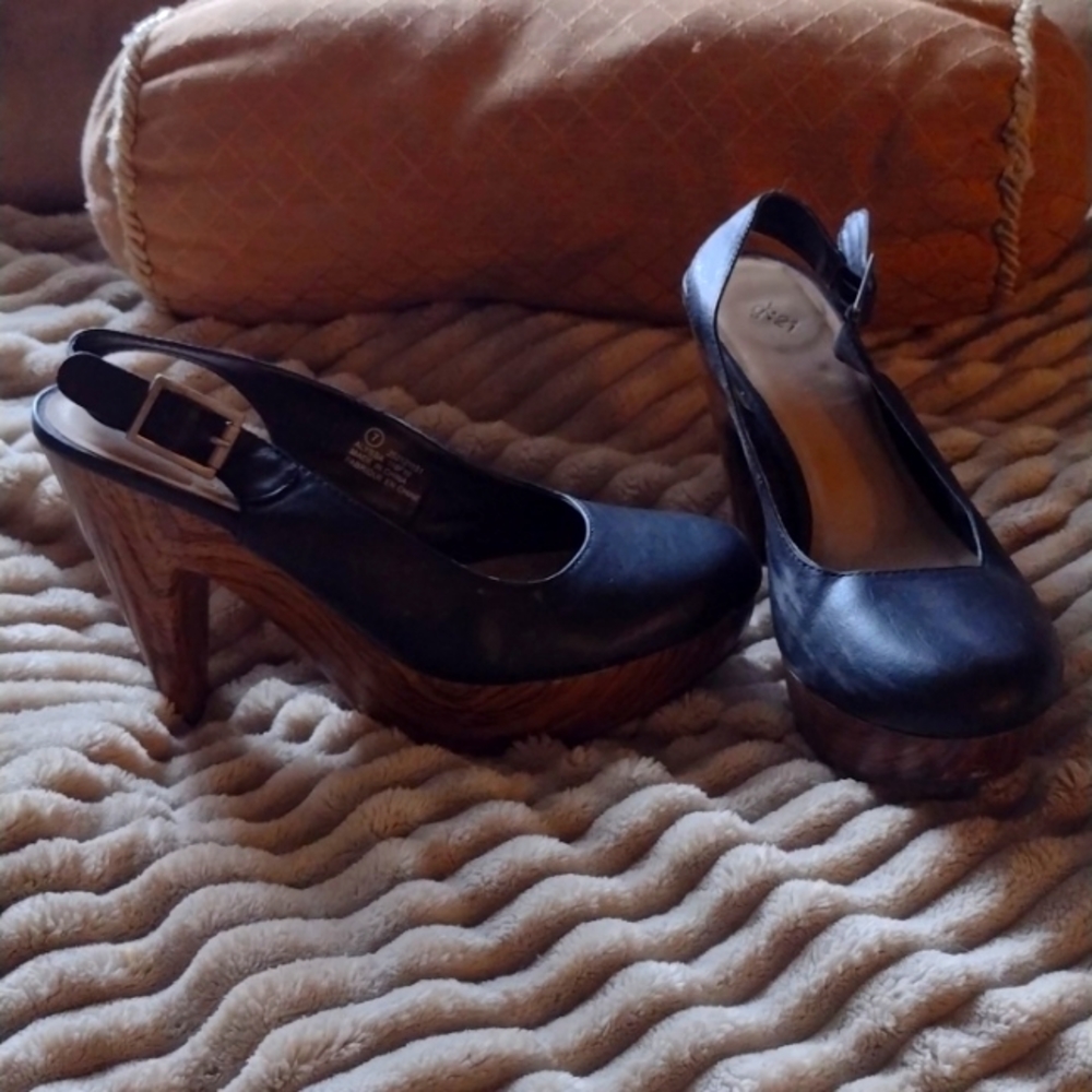 High heels sandals